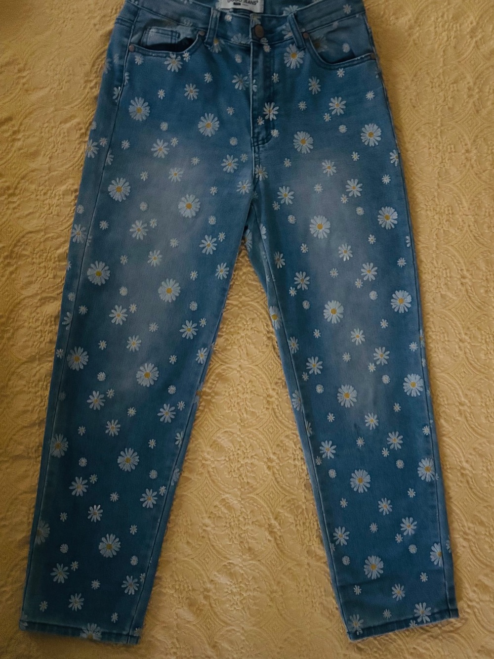 GOGO Denim Straight-Leg Jeans with White Daisy Print